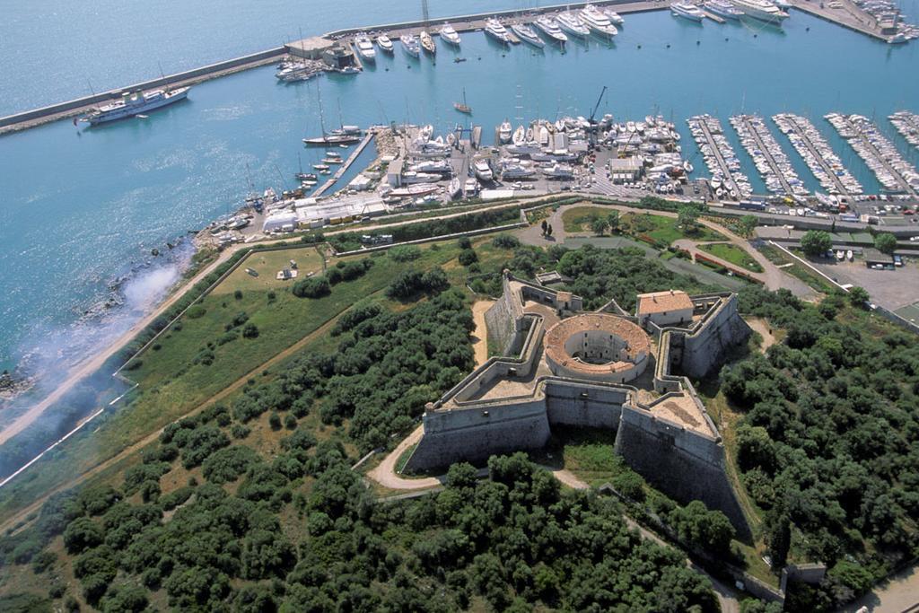 Lou Couquet Lägenhet Antibes Exteriör bild
